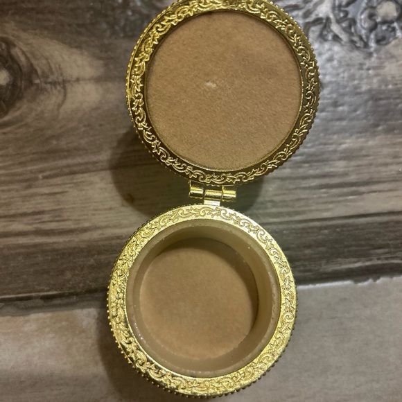 3 inch Blue Whale Trinket Box ocean themed sand at bottom - Picture 3 of 3